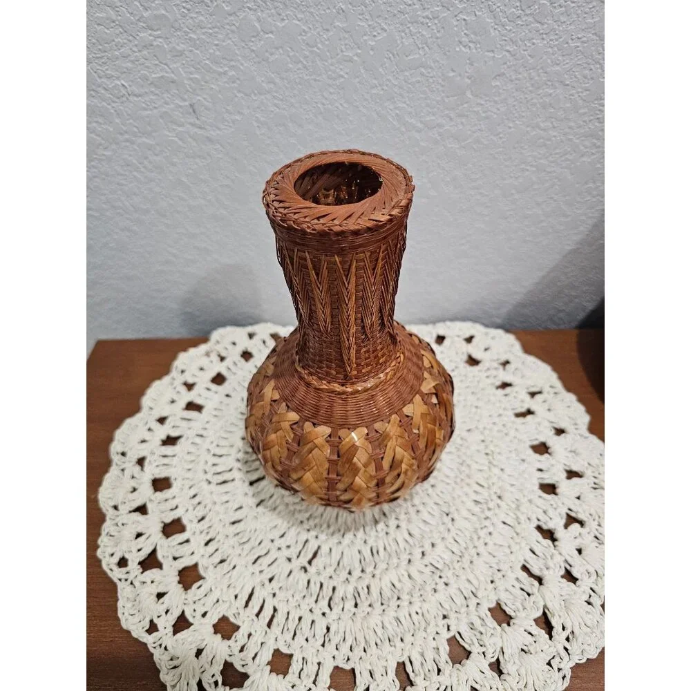 Wicker Single Stem Vase/Glass Vase‎ Inside - SEE DESCRIPTION